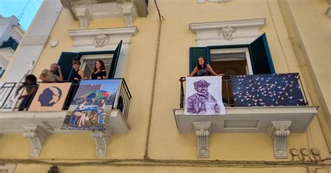 Le donne al balcone 2025